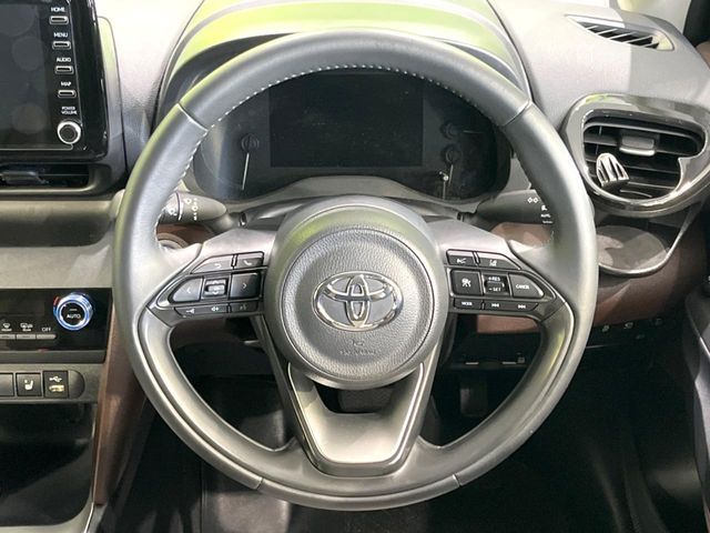 YARIS CROSS HYBRID