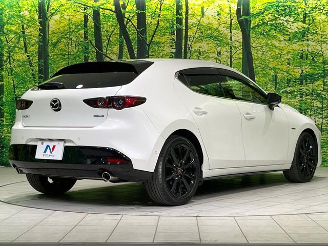 MAZDA3 FASTBACK