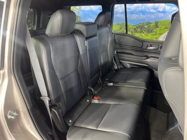 LANDCRUISER 250