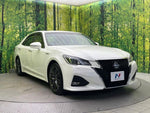 CROWN sedan hybrid