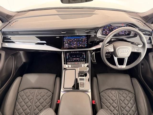 AUDI  Q7