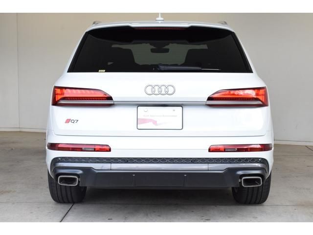 AUDI  Q7