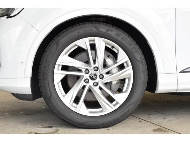 AUDI  Q7