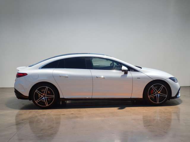 MERCEDES AMG EQE
