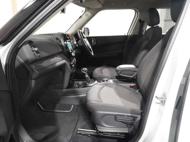 BMW MINI ONE CROSSOVER