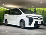 VOXY HYBRID