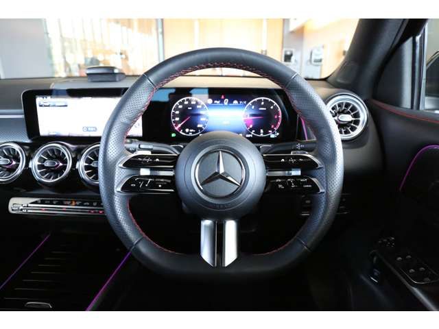 MERCEDES BENZ GLB