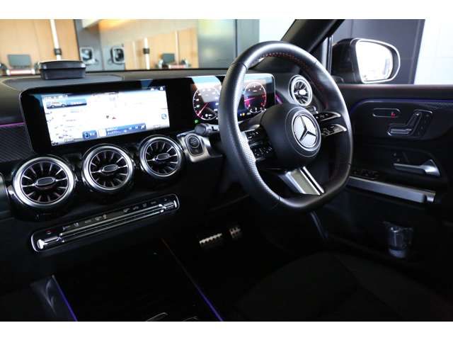 MERCEDES BENZ GLB