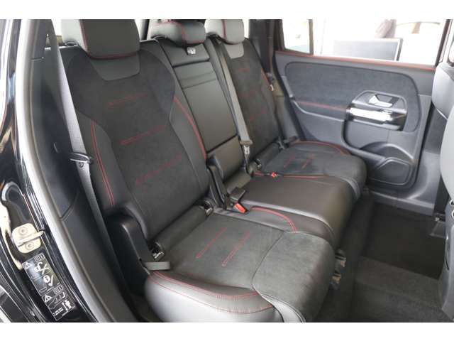 MERCEDES BENZ GLB