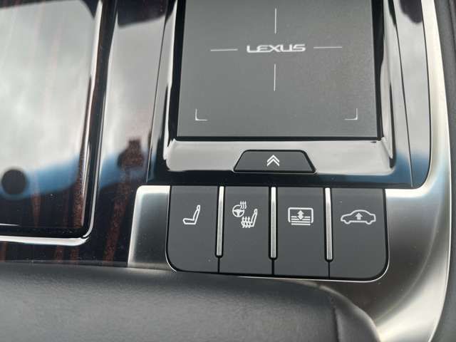 LEXUS LS500