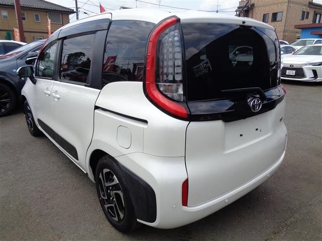 SIENTA HYBRID