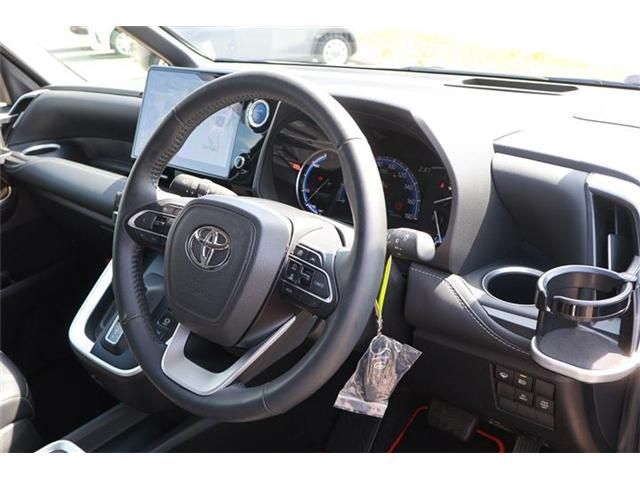 NOAH HYBRID 4WD