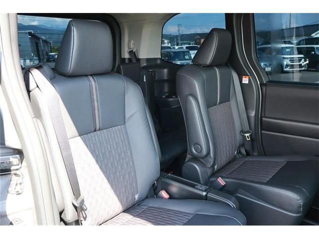 NOAH HYBRID 4WD