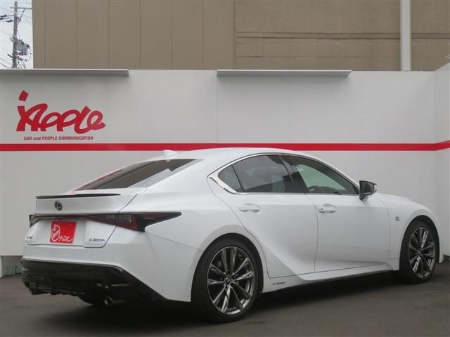 LEXUS IS300h
