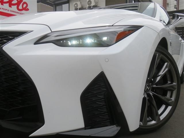 LEXUS IS300h