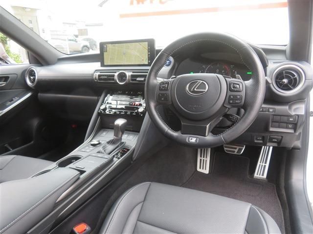 LEXUS IS300h