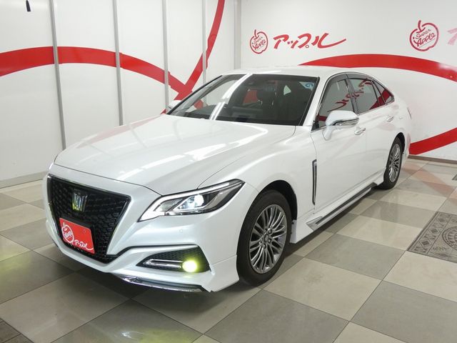 CROWN sedan hybrid 4WD