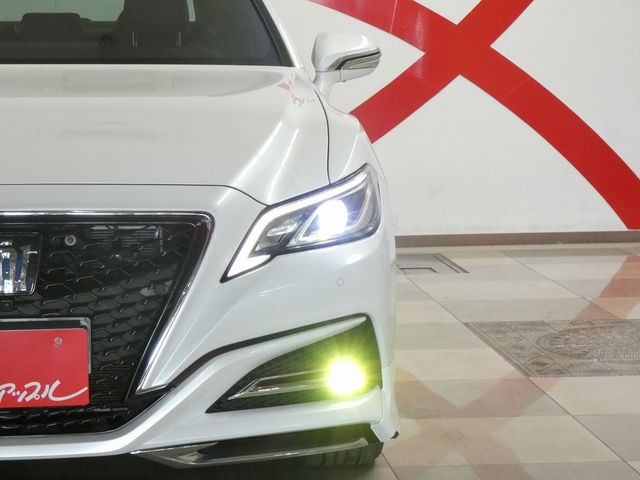 CROWN sedan hybrid 4WD
