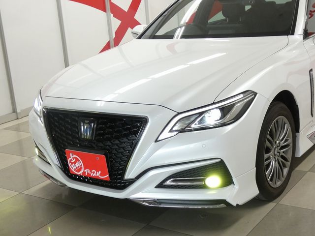 CROWN sedan hybrid 4WD