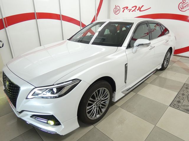 CROWN sedan hybrid 4WD