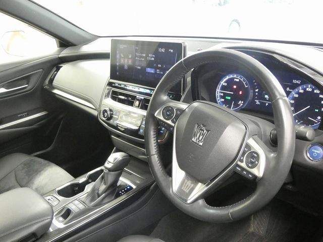 CROWN sedan hybrid 4WD