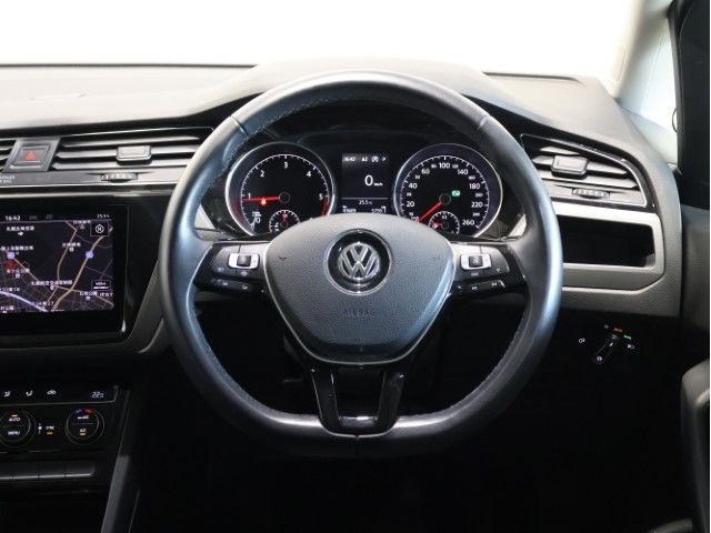 VOLKSWAGEN GOLF TOURAN