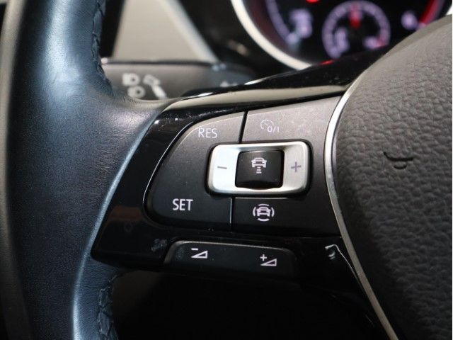 VOLKSWAGEN GOLF TOURAN