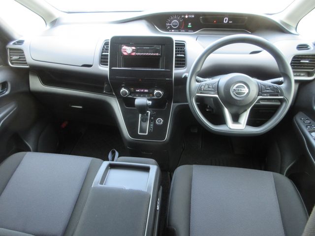 SERENA  S-HYBRID 4WD