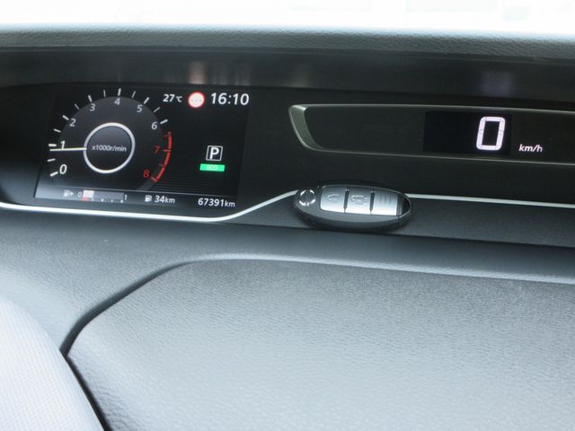 SERENA  S-HYBRID 4WD