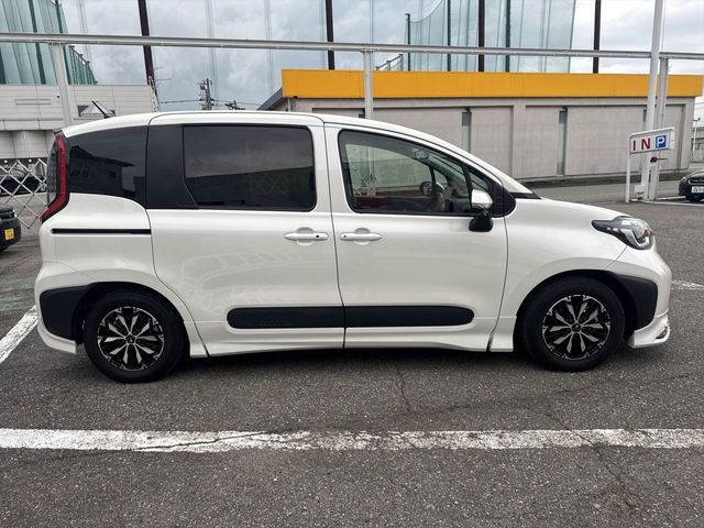 SIENTA HYBRID