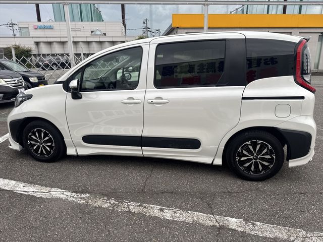 SIENTA HYBRID