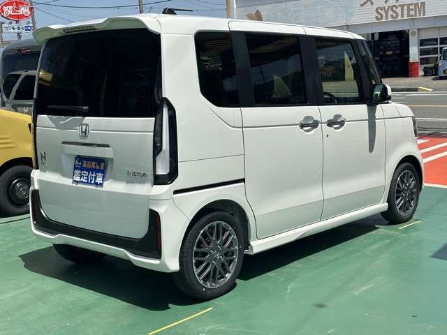 N BOX CUSTOM