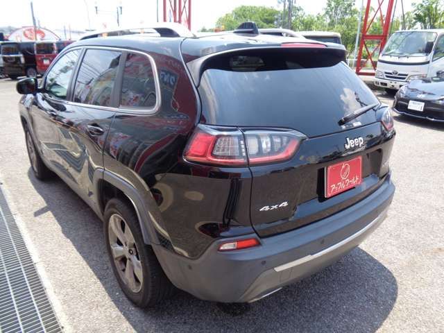 JEEP CHEROKEE