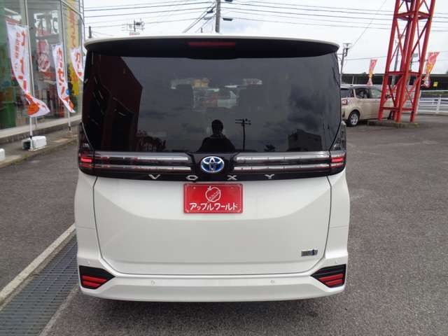 VOXY HYBRID