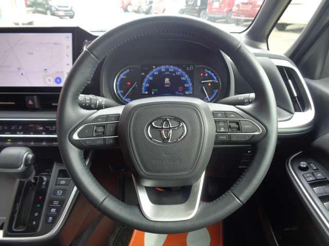 VOXY HYBRID