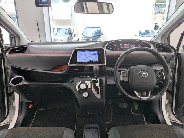 SIENTA HYBRID