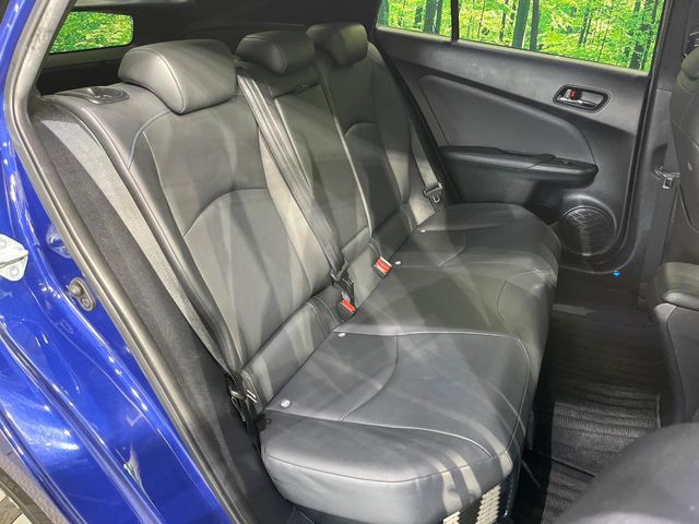 PRIUS 4WD