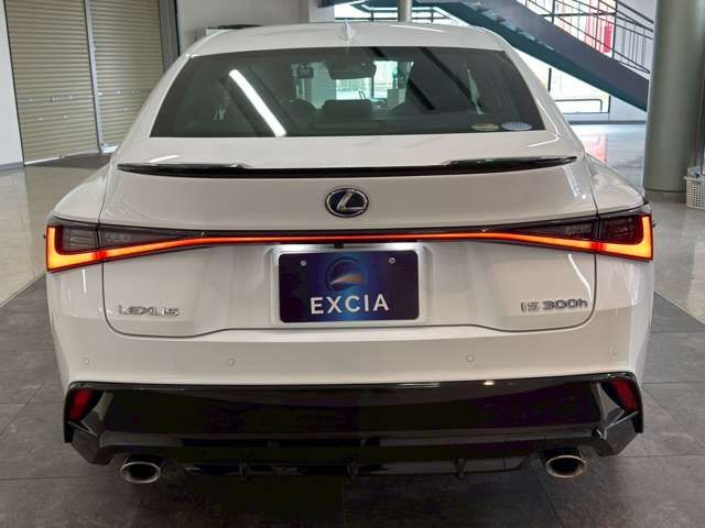 LEXUS IS300h