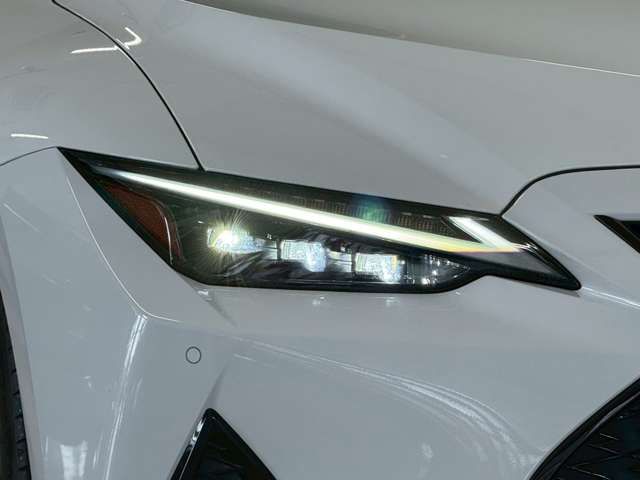 LEXUS IS300h