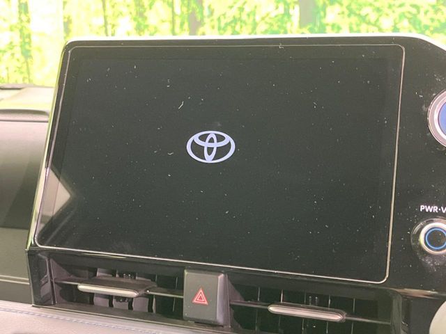 VOXY HYBRID