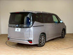 VOXY HYBRID
