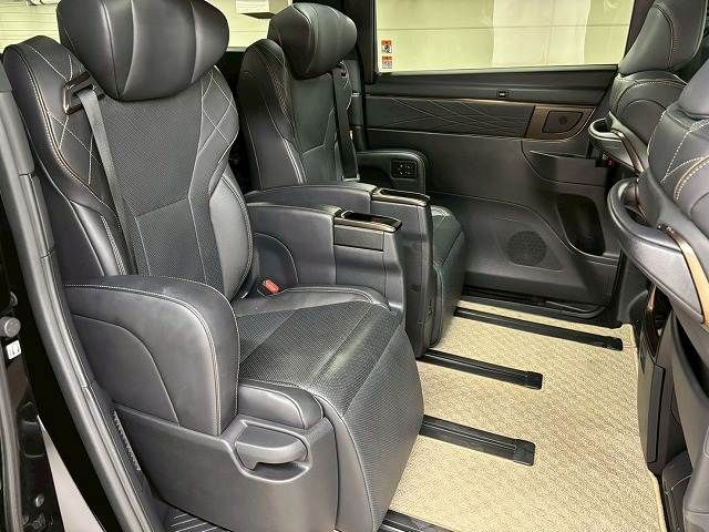 VELLFIRE  HYBRID