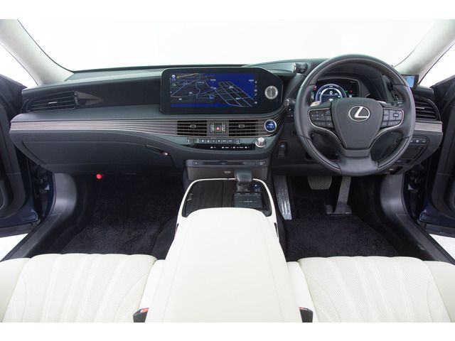 LEXUS LS500h 4WD