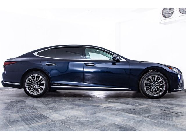 LEXUS LS500h 4WD