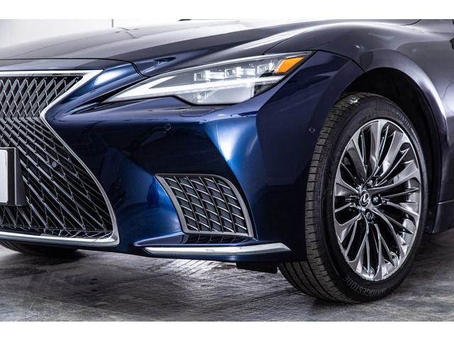 LEXUS LS500h 4WD