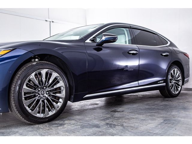 LEXUS LS500h 4WD