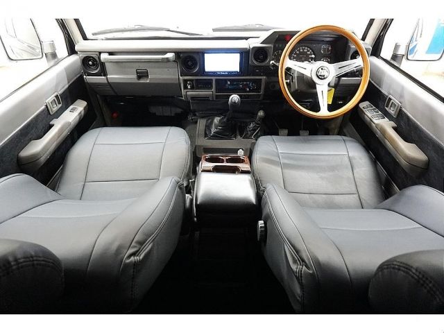 LANDCRUISER van