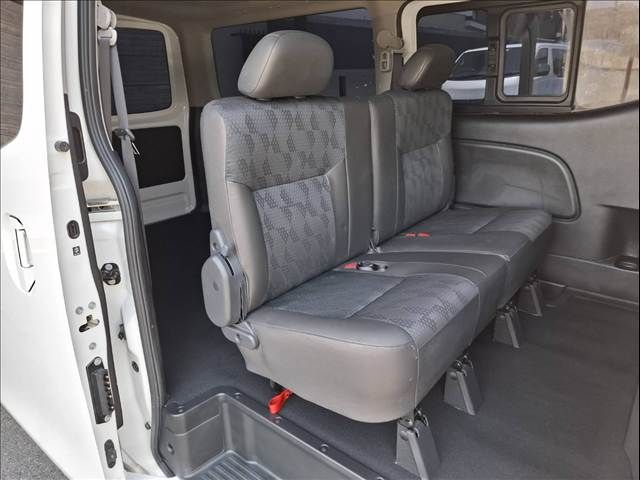 CARAVAN van 2WD