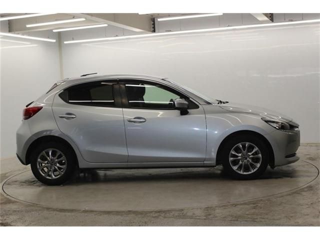 MAZDA2