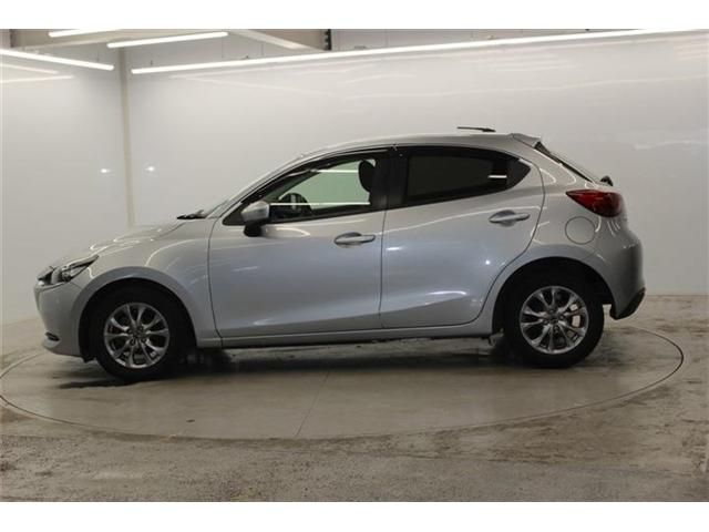 MAZDA2